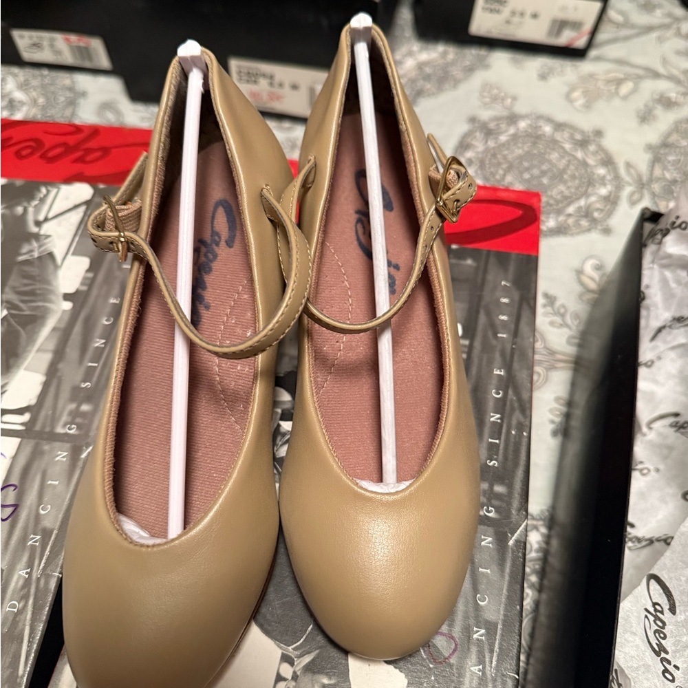 Capezio tan character shoes NWT - Picture 2 of 6